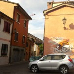 Мотоциклист - граффити на стене Римини