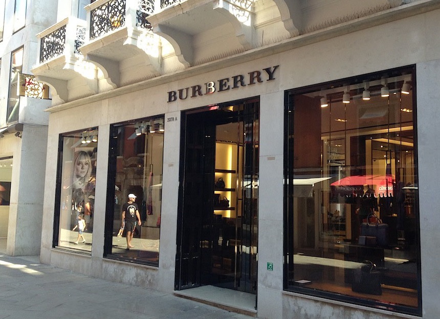бутик Burberry в Венеции  