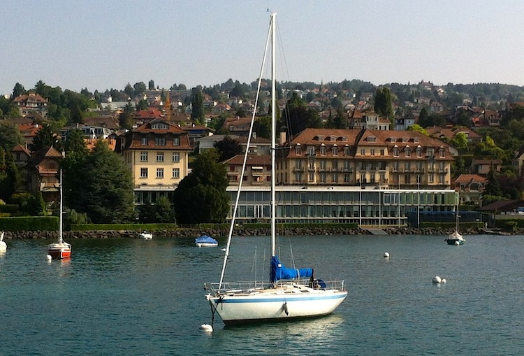  яхта на озере Леман, Швейцария