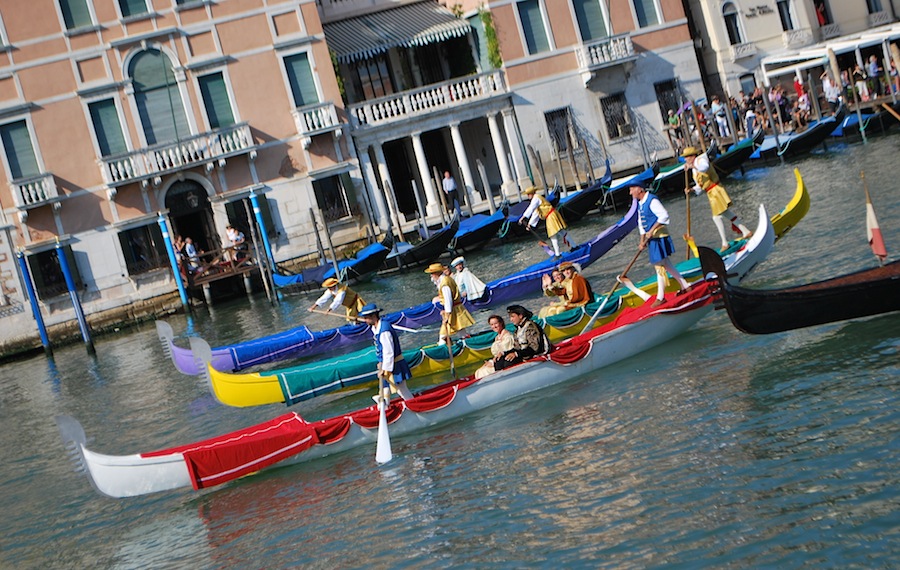парад лодок в Венеции