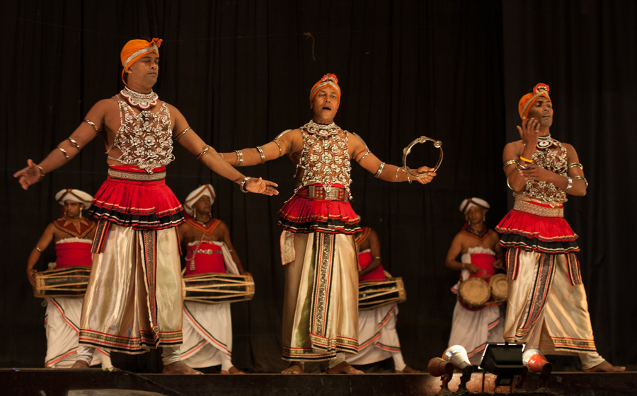 шоу танцоров на Шри-Ланке