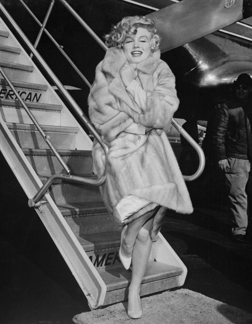 Marilyn Monroe at La Guardia airport on March 18th 1959