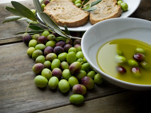оливки и оливковое масло