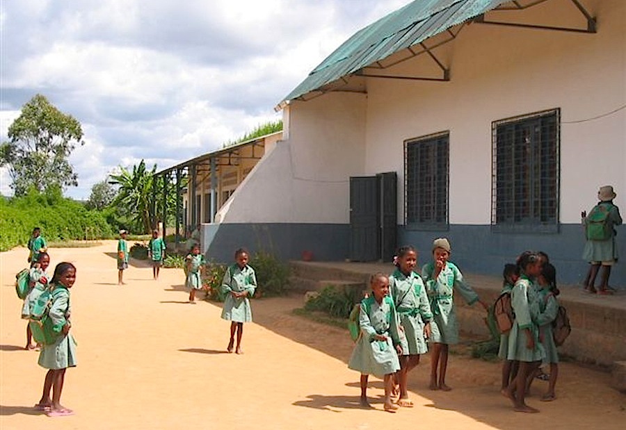 школа на Мадагаскаре