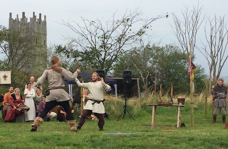 Игры викингов в деревне Foteviking