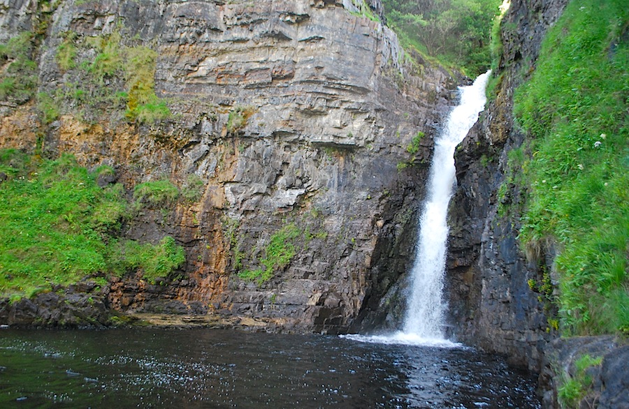 водопад, Скай, Шотландия
