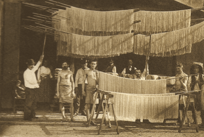 Сушка пасты в Граньяно, архивное фото