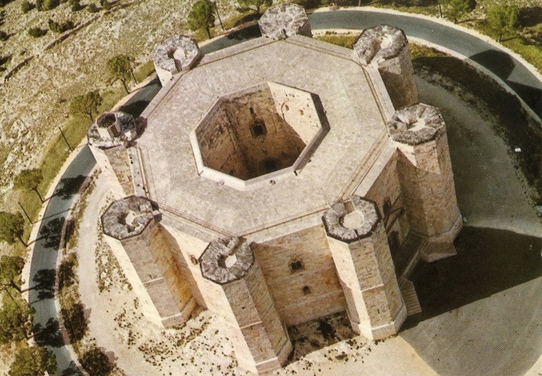  Кастель-дель-Монте (Castel del Monte)
