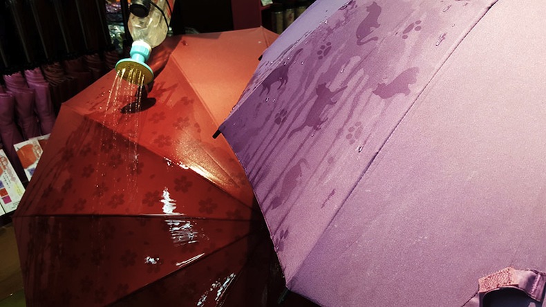 umbrella-reveals-pattern-wet-japan-15-1