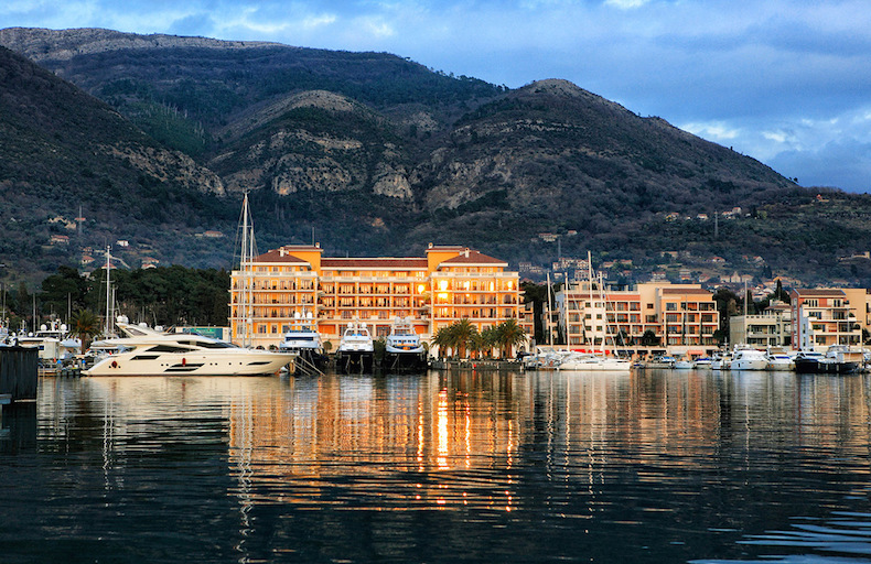 отель Regent Porto Montenegro
