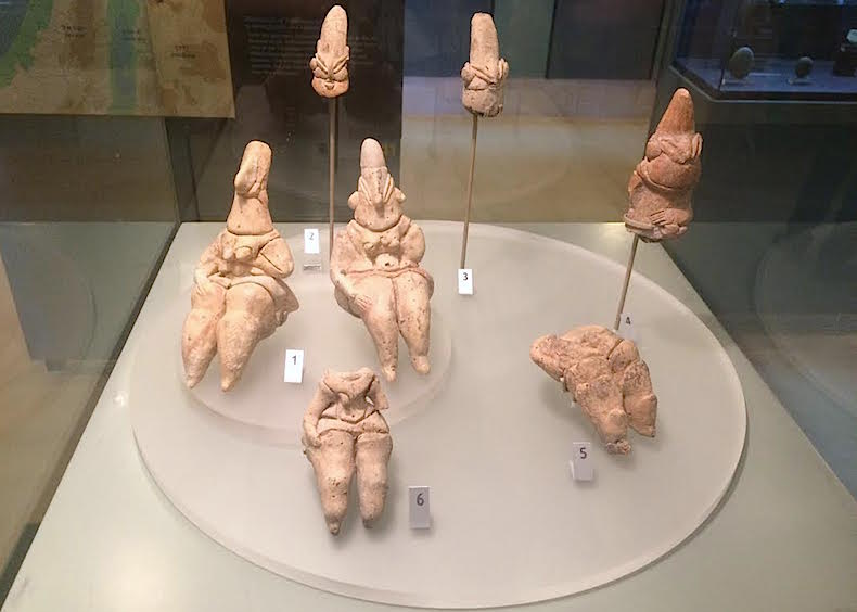 статуэтки ярмурской культуры в музее Sha’ar HaGolan