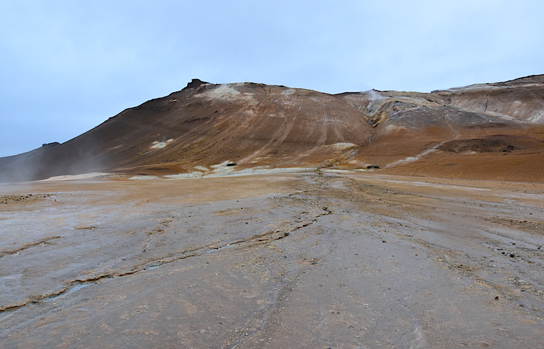 геотермальная зона Намафьель (Námafjall), долина Хверир (Hverir) Исландия, гейзеры