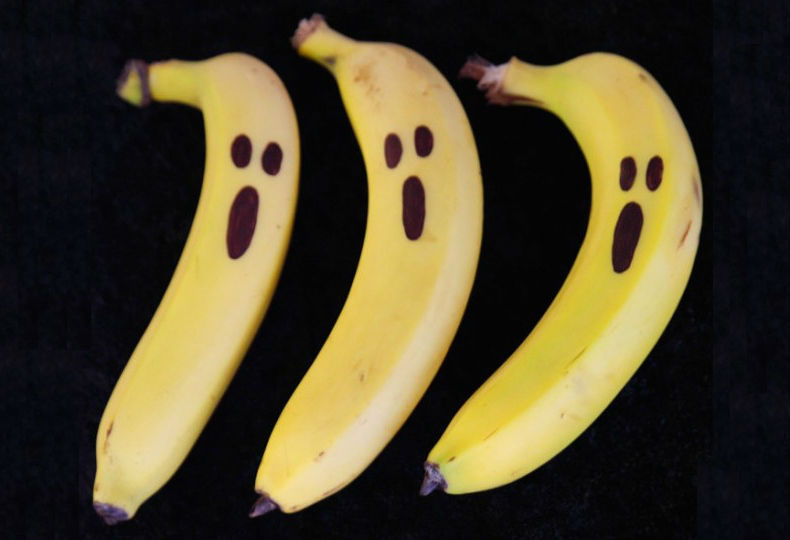 бананы на Хэллоуин