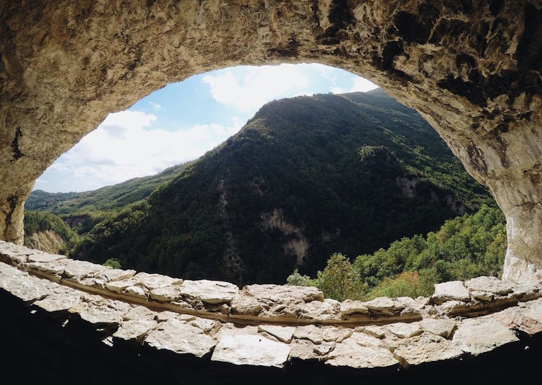  Грот Святого Анджела (La grotta Sant'Angelo) Абруццо Италия