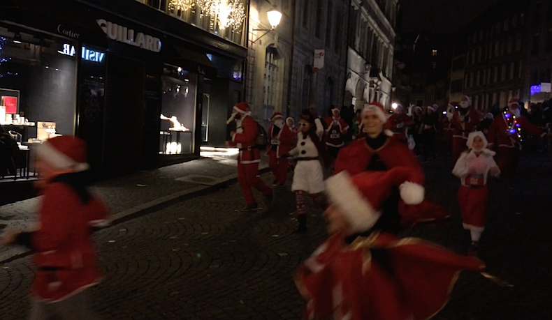 Забег Санта-Клаусов по Лозанне